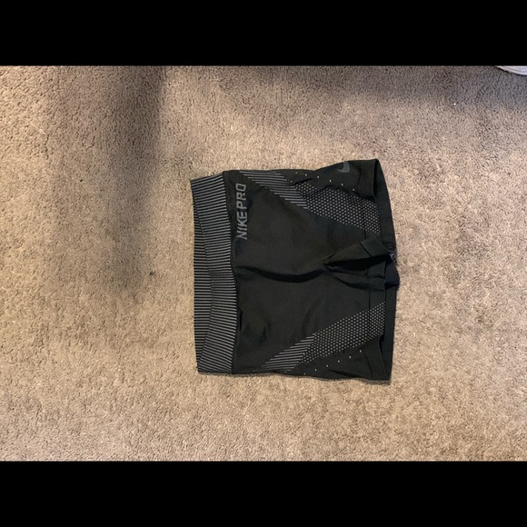 SET OF 3 NIKE PROS FOR $25 - Picture 6 of 7